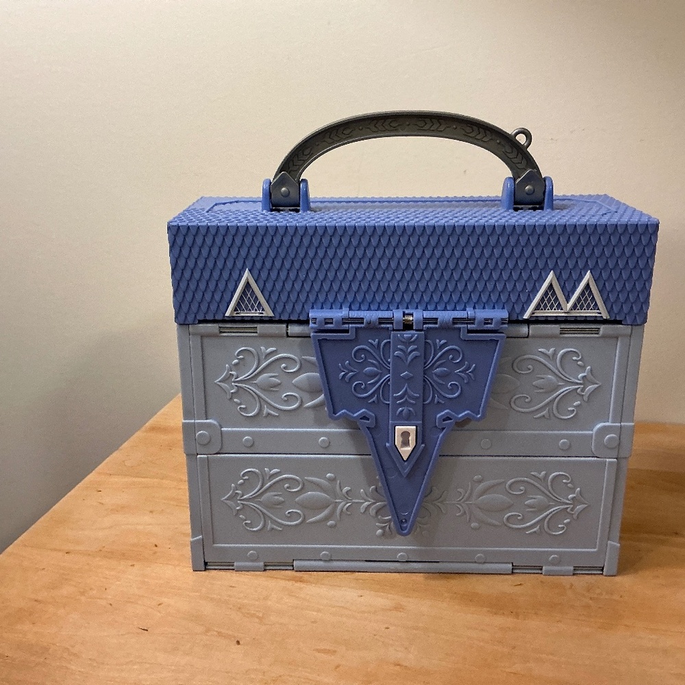 Disney’s Frozen Pop Up Adventure Arendelle Castle Playset with handle